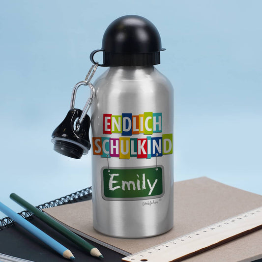 Silberne Trinkflasche bedruckt mit "Endlich Schulkind" und Ihrem Wunschname
