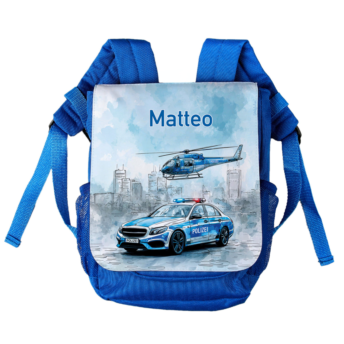 Blauer Kinderrucksack mit Name Matteo und Polizei-Motiv freigestellt auf weißem Hintergrund