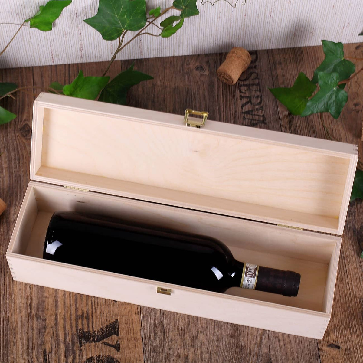 Holzverpackung für Rotwein zum Geburtstag - mit Weinflasche