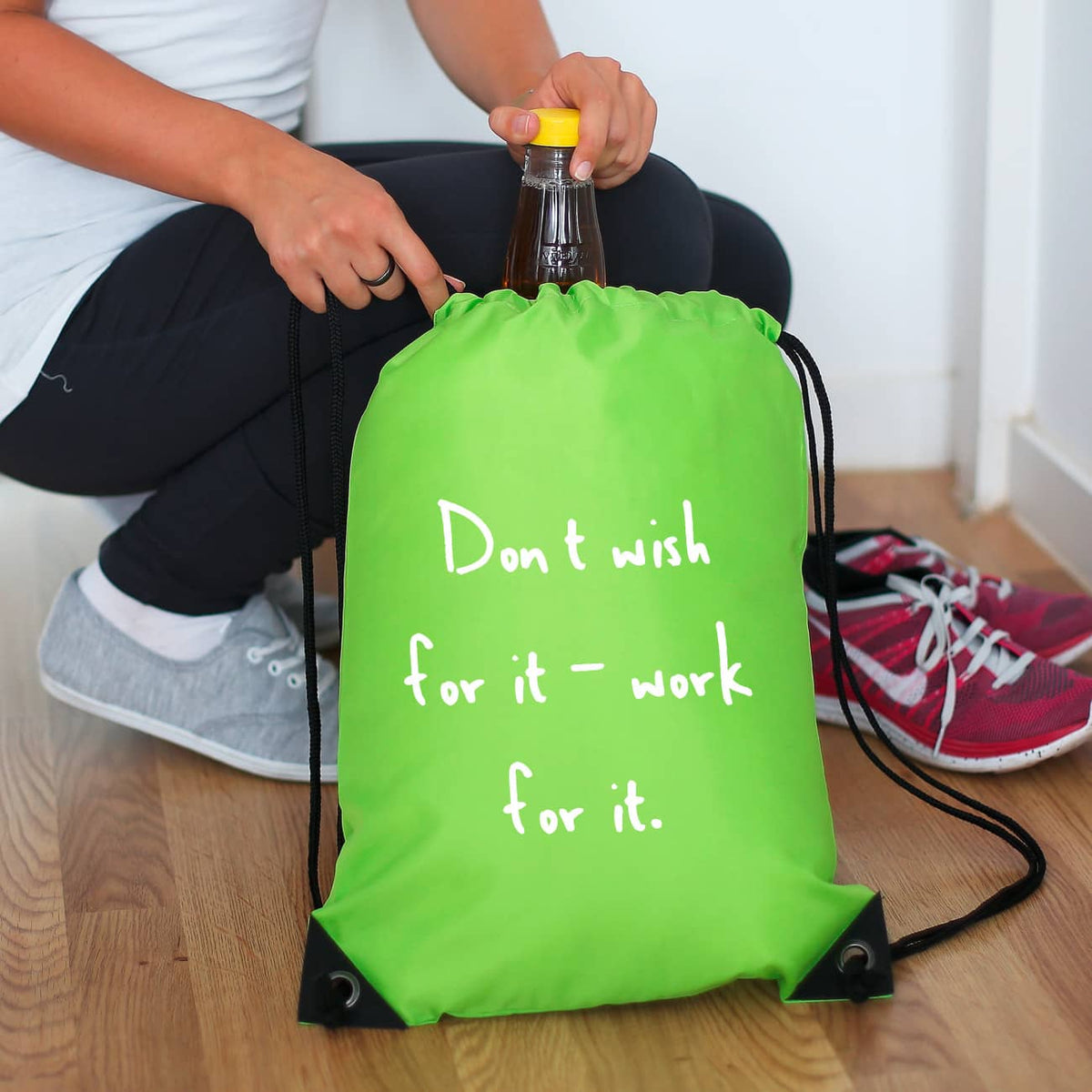 Ihr individueller Text auf einem Rucksack
