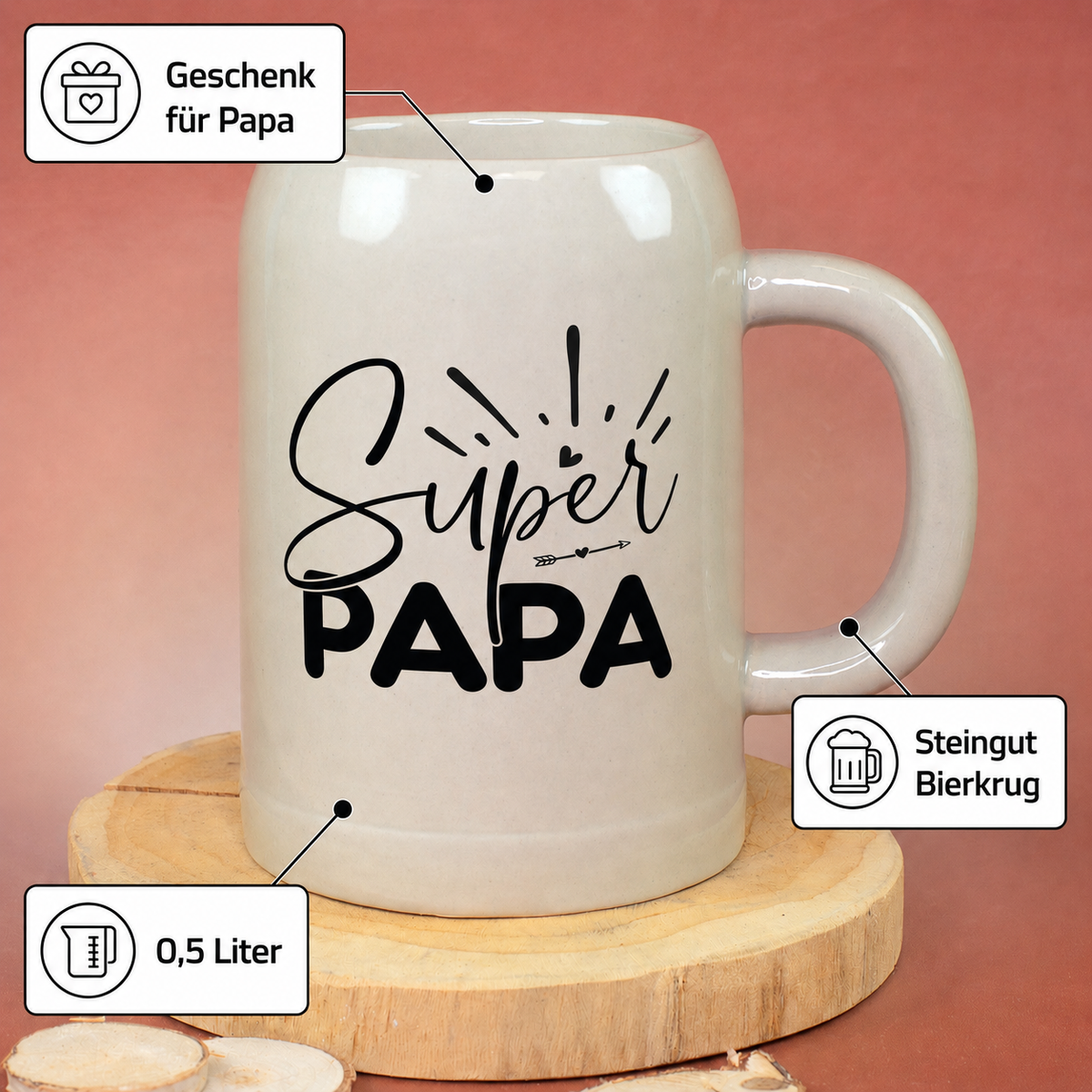 Keramik-Bierkrug „Super Papa“ auf Holzscheibe als Geschenk für Papa