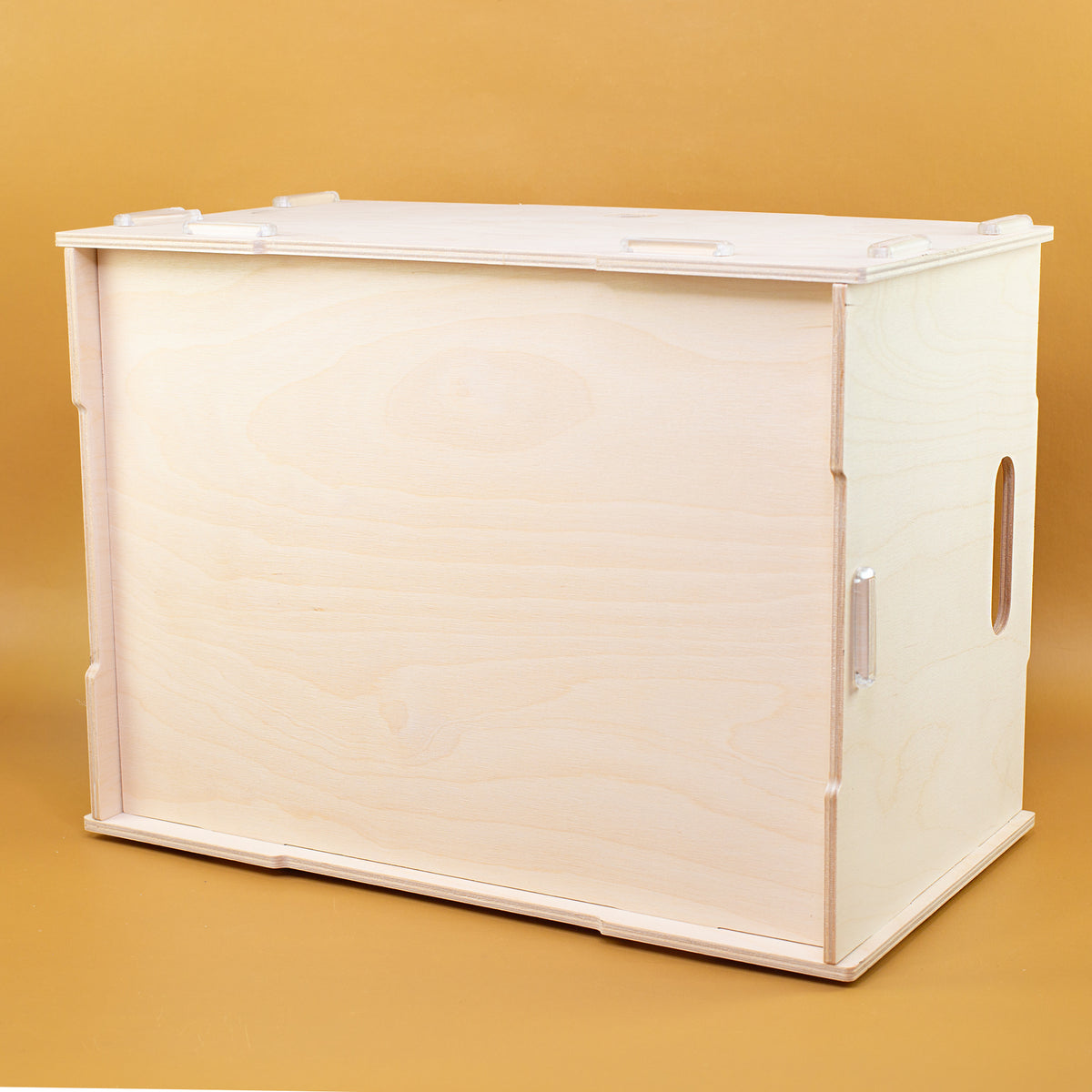 Untere Ansicht der naturfarbenen Holzbox mit ruhiger Maserung und minimalistischem Design ohne Personalisierung