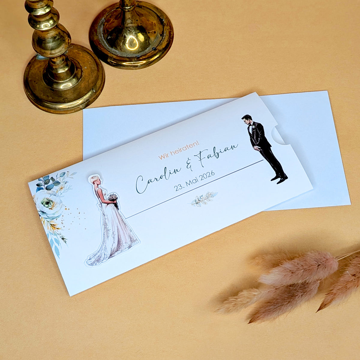 Einladung zur Hochzeit - Ziehkarte mit Braut mit Kurzhaarfrisur