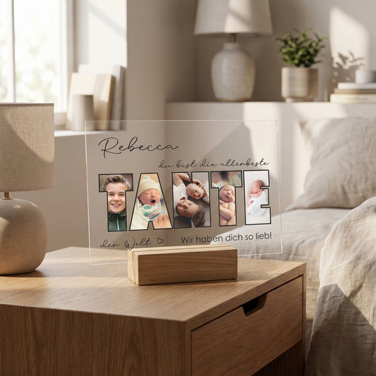 Acrylschild für Tante mit Fotos im Schriftzug und persönlicher Widmung als Geschenkidee im Schlafzimmer