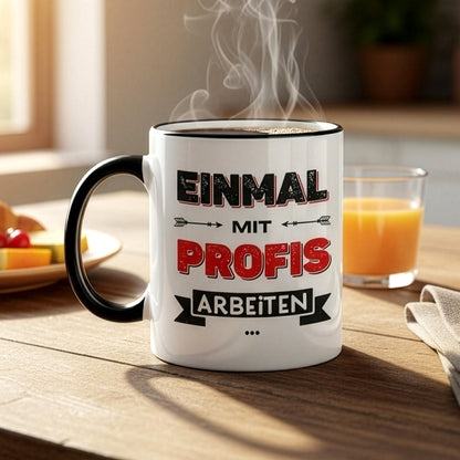 Kaffee Tasse Einmal mit Profis arbeiten auf Holztisch