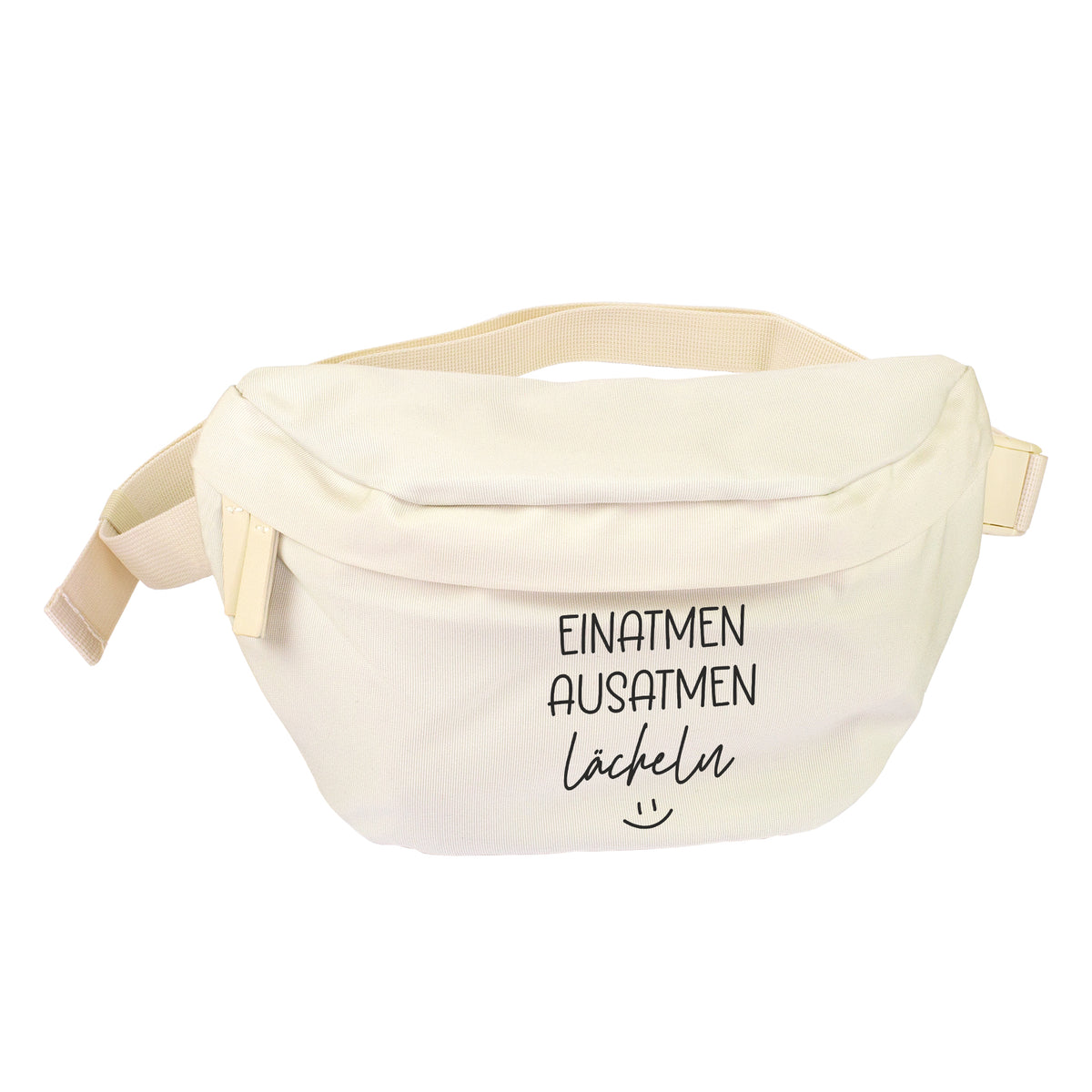 Cremefarbene Bauchtasche mit Spruch Einatmen Ausatmen Lächeln freigestellt auf weißem Hintergrund