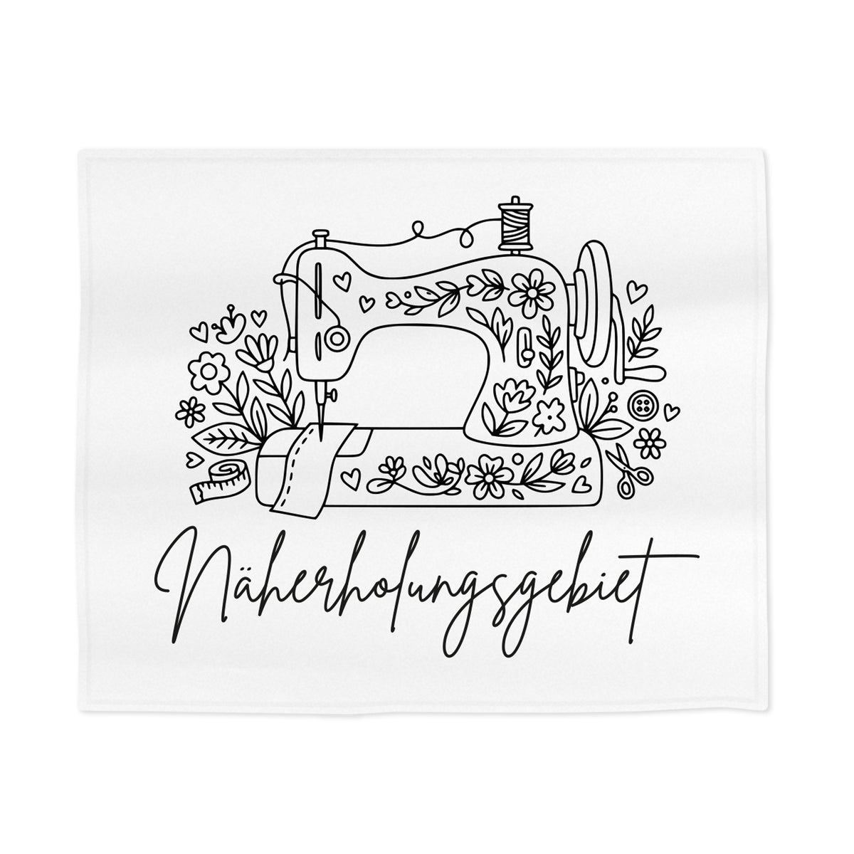 Weiße Kuscheldecke mit Nähmaschine, Blumen und Schriftzug Näherholungsgebiet