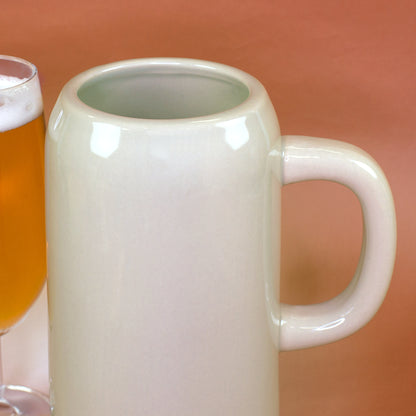 Detailansicht Rand des Steingut Bierkrug aus Keramik