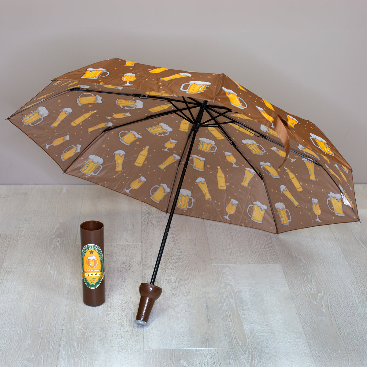 Taschen Regenschirm als Bierflasche