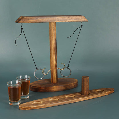 Witziges Trinkspiel aus Holz mit Ringwurf