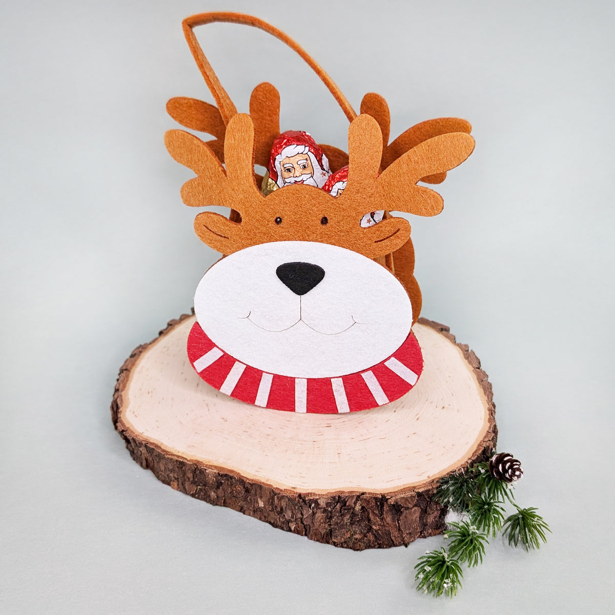 Geschenktüte Weihnachten aus Filz Motiv Rentier mit Schal