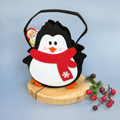 Weihnachts-Geschenktasche aus Filz Motiv Pinguin mit Schal