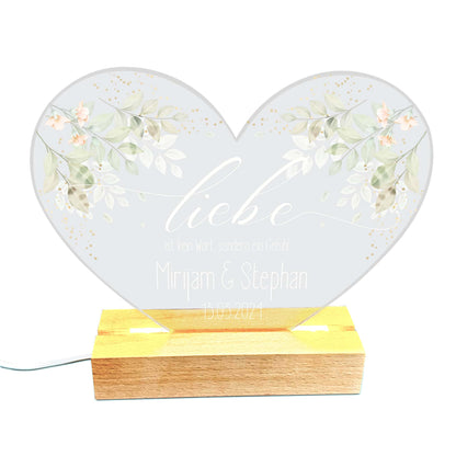 Herz Acrylglas LED Lampe bedruckt mit Spruch "Liebe ist kein Wort, sondern ein Gefühl", Namen und Datum