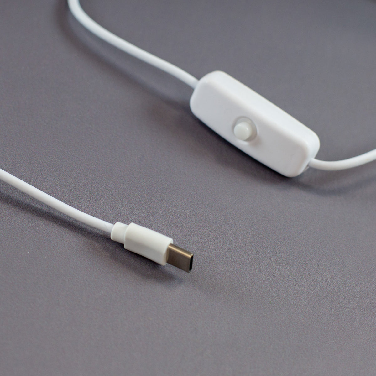 Nahaufnahme Kabel mit Schalter und Anschluss