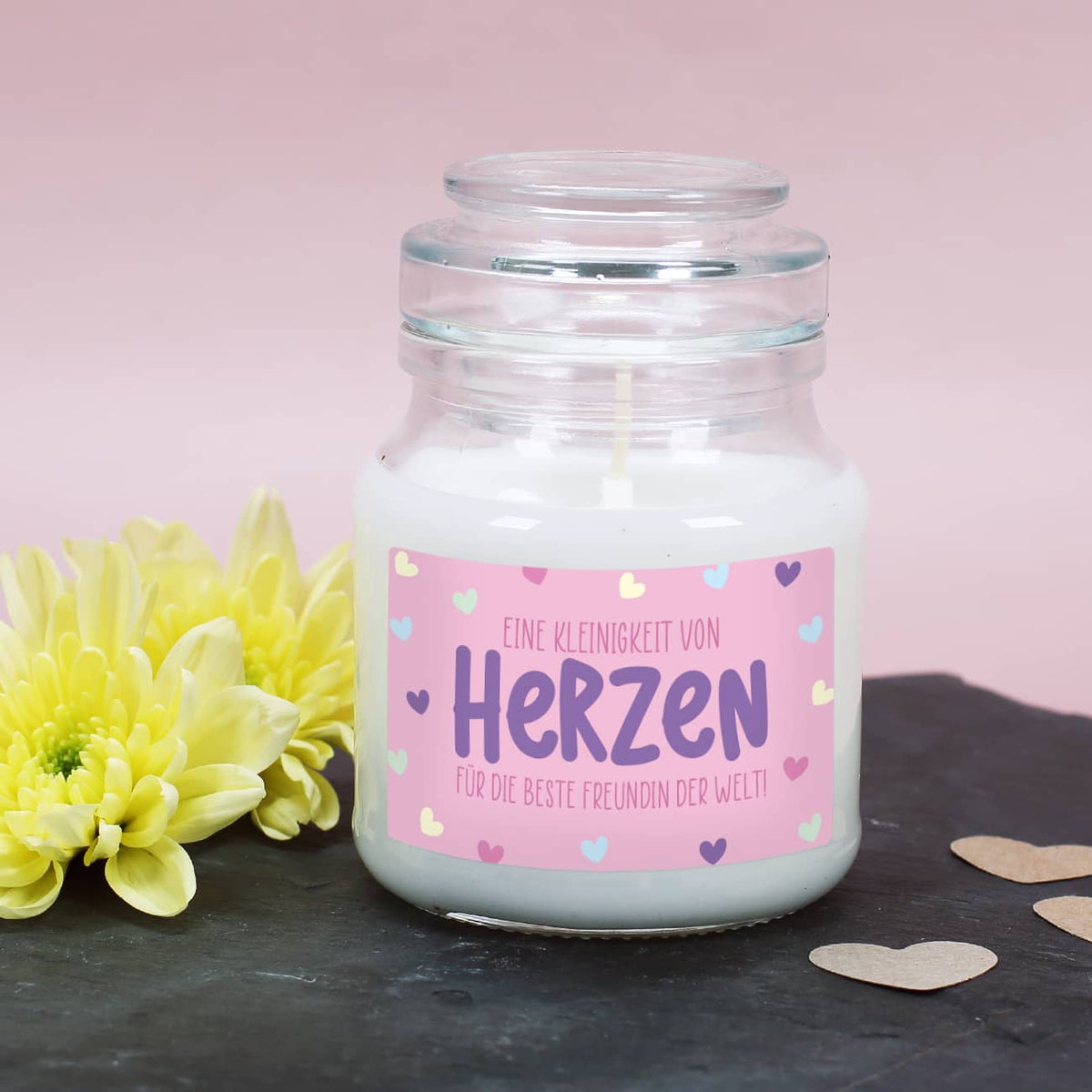 Duftkerze im Glas mit personalisiertem "Eine Kleinigkeit von Herzen"-Etikett mit Text nach Wunsch
