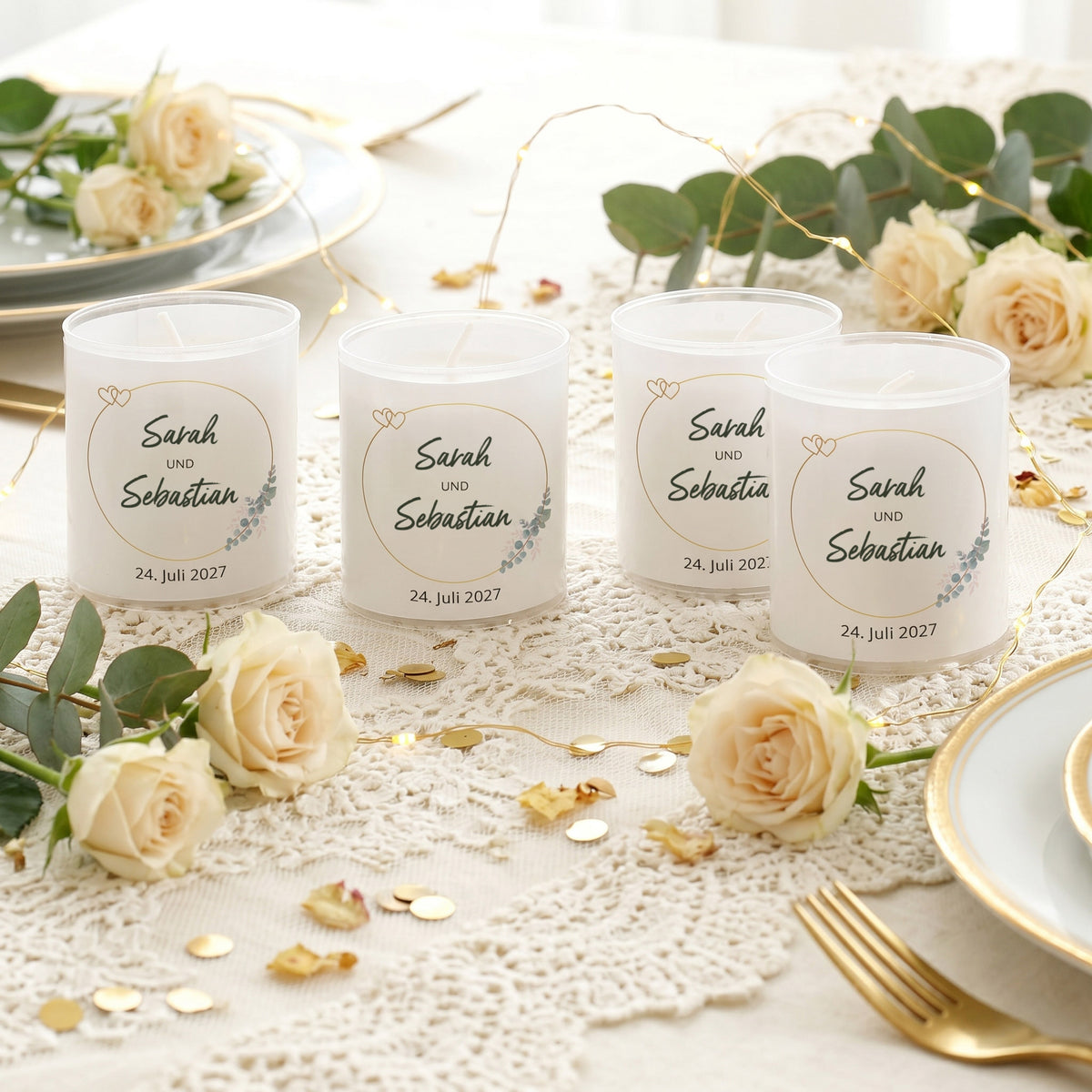 Romantische Hochzeitskerzen im 4er Set mit Namen Sarah und Sebastian und Rosen-Dekoration