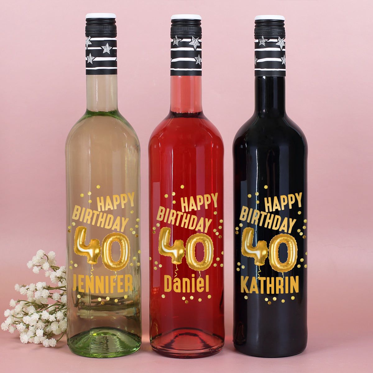 Alle drei Weinsorten nebeneinander mit Etikett-Design „40 & Happy Birthday“