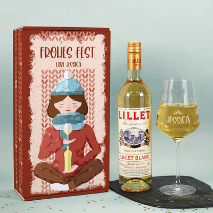 Persönliches Lillet Blanc-Weihnachtsgeschenk mit graviertem Glas und individuell bedruckter Geschenkverpackung