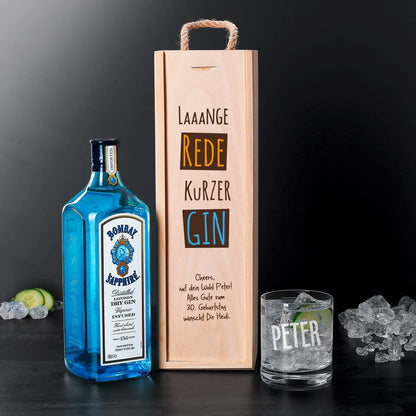 Bombay Sapphire Gin mit graviertem Gin-Glas in bedruckter Holzkist als Geschenk-Set für Gin-Trinker