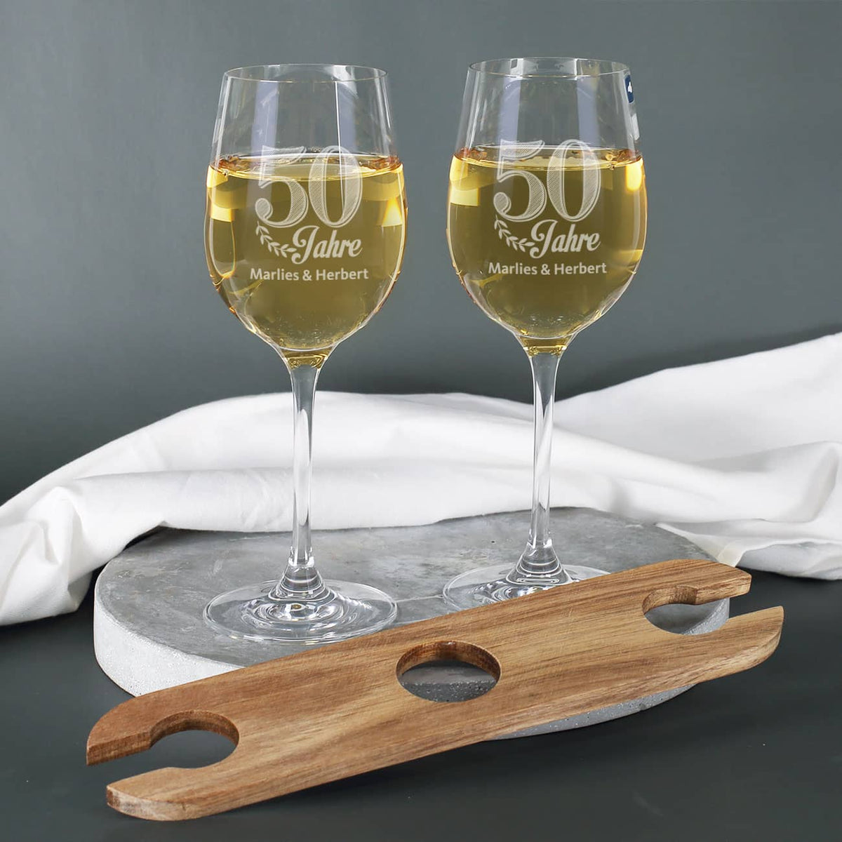Wein-Geschenkset zur goldenen Hochzeit mit Wunschtext und Namen des Paares