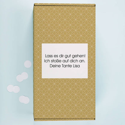 Geschenkverpackung in Gold mit individuellem Text