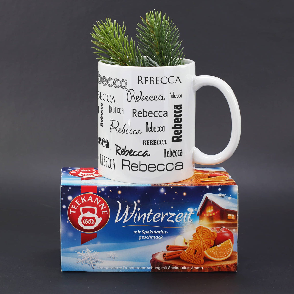 Namenstasse mit Winterzeit Tee