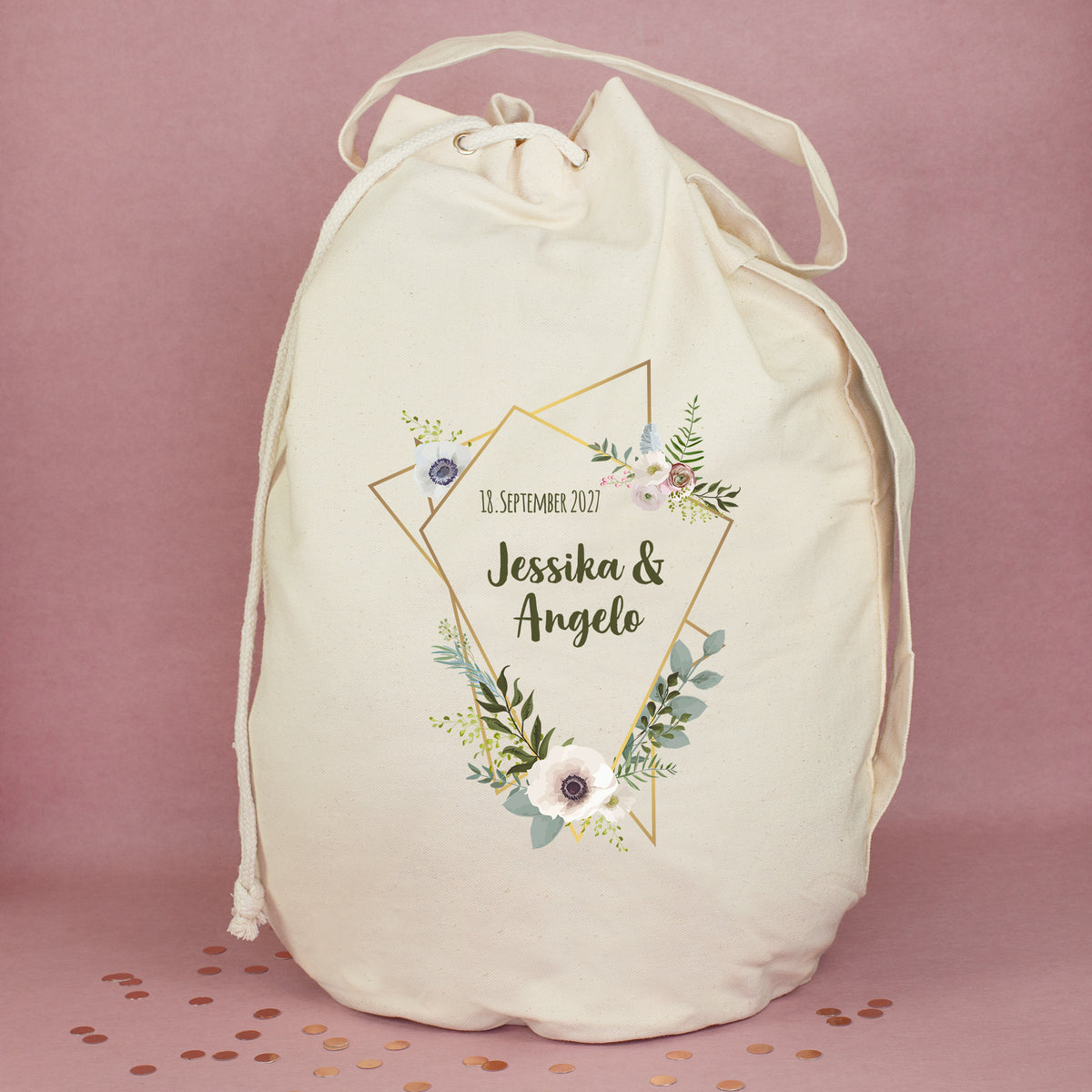 Personalisierter Seesack in Naturfarbe mit floralem Hochzeitsmotiv, Namen und Datum als Aufbewahrung für den XXL Wackelturm