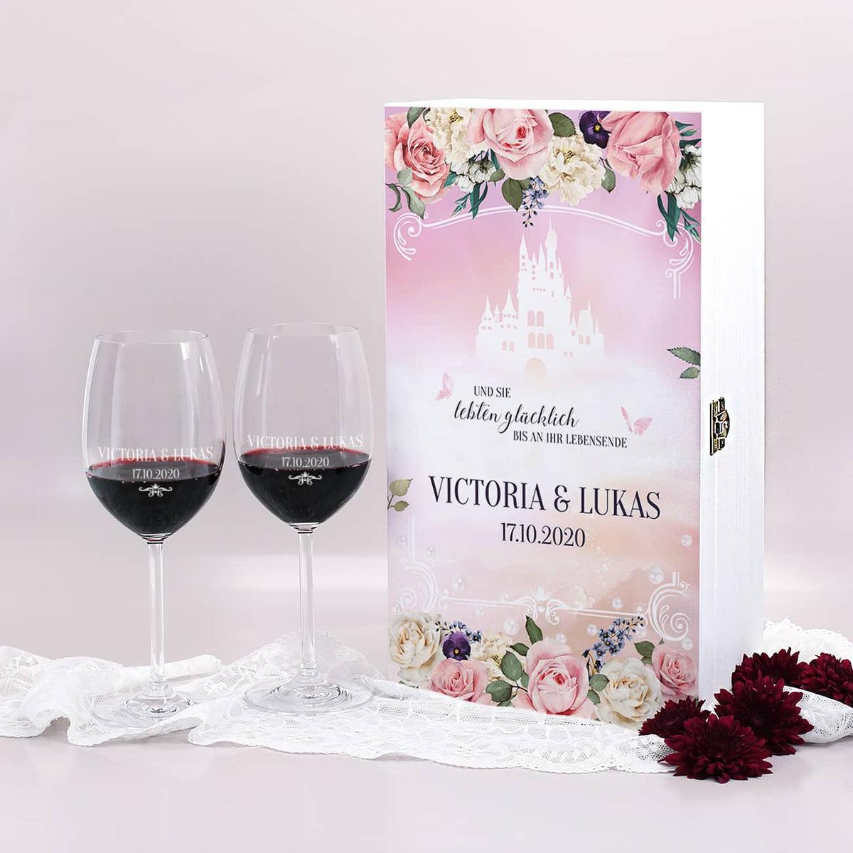 Märchenbox mit Weingläsern zur Hochzeit