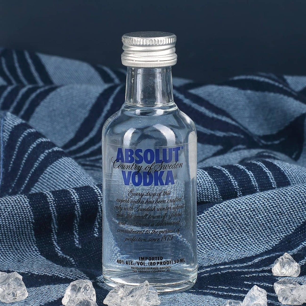 Vodka-Geschenkset mit Trinkglas, Absolut Vodka in Geschenkverpackung