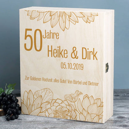 Bedruckte Holzbox mit modernem Blumenmotiv