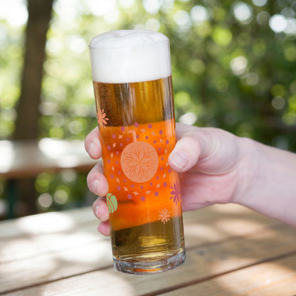 Rückseite der Kölschstange mit floralem Blumen- und Blättermotiv ohne Namensaufdruck