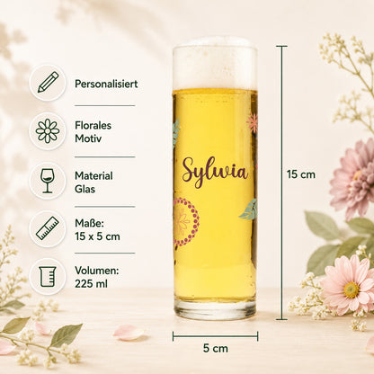 Kölschglas mit floralem Ornament-Motiv, Name Sylwia und Produktinformationen zu Material, Maßen und Volumen