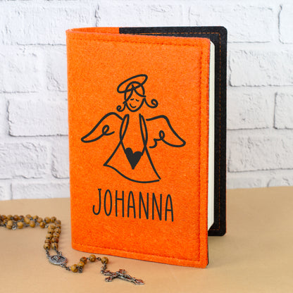 Orange Filz-Buchhülle für Gotteslob mit schlichtem Engel-Motiv, Herz und personalisiertem Namen