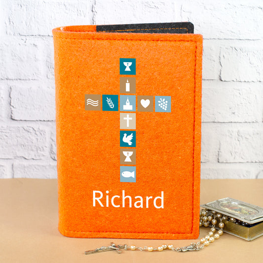 Orange Filz-Buchhülle für Gotteslob mit modernem Kreuz-Motiv, christlichen Symbolen und personalisiertem Namen