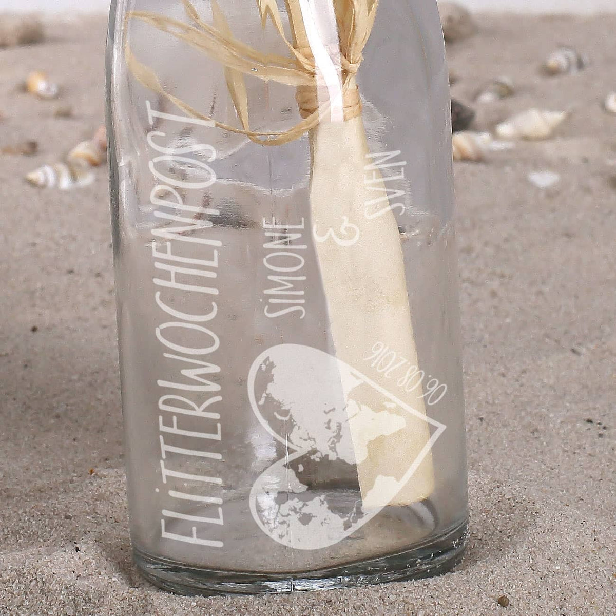 gravierte "Flitterwochenpost" aus der Flasche