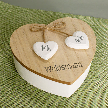 Personalisierte Herzdose aus Holz zur Hochzeit oder Verlobung | Mr. & Mrs.
