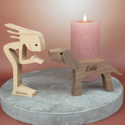 Holzskulptur Frauchen mit Hund – personalisiert mit zwei Namen, Geschenk für Hundebesitzer
