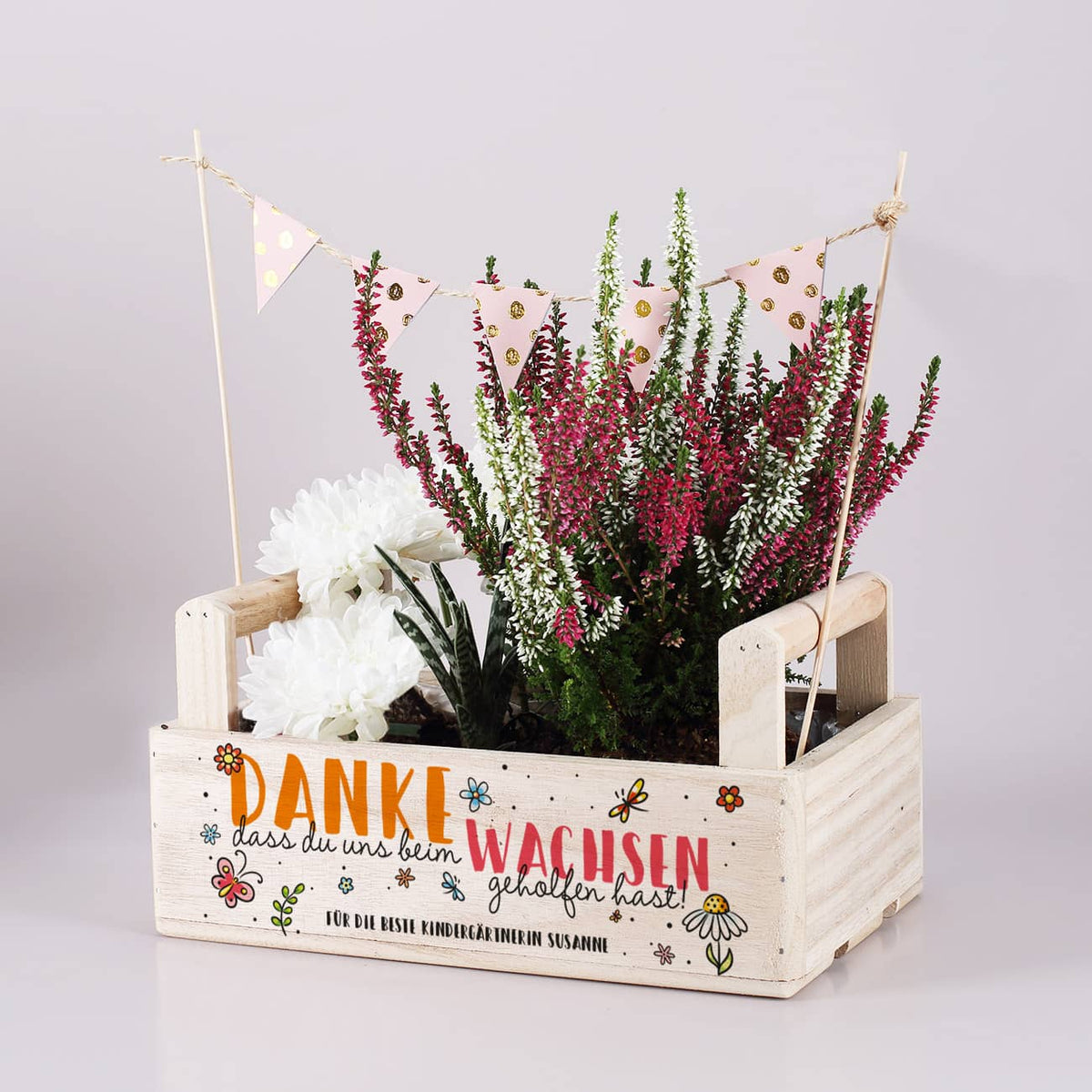 Personalisierte Pflanzkiste "Danke, dass du uns beim Wachsen geholfen hast" als Geschenk an Erzieher