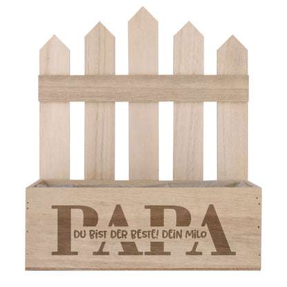 Holz Pflanzkorb mit Papa Aufdruck und Wunschtext Detailansicht personalisiertes Geschenk