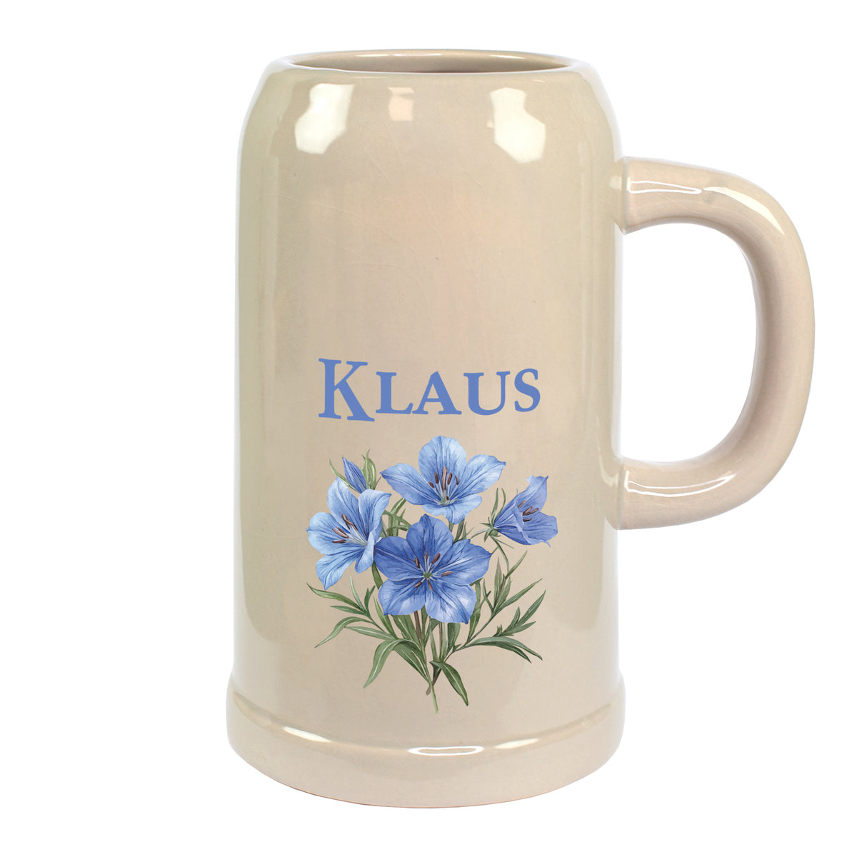 Freigestellter 1-Liter Bierkrug mit Namen Klaus und blauem Blumenmotiv