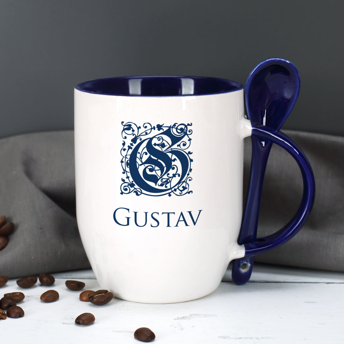 Tasse mit Monogramm