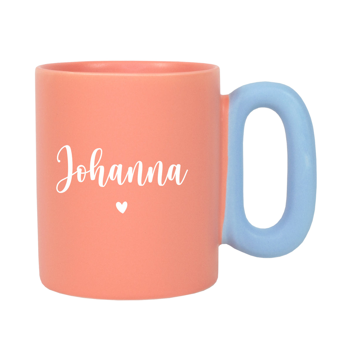Korallfarbene Tasse mit Name Franzi und Herzmotiv freigestellt
