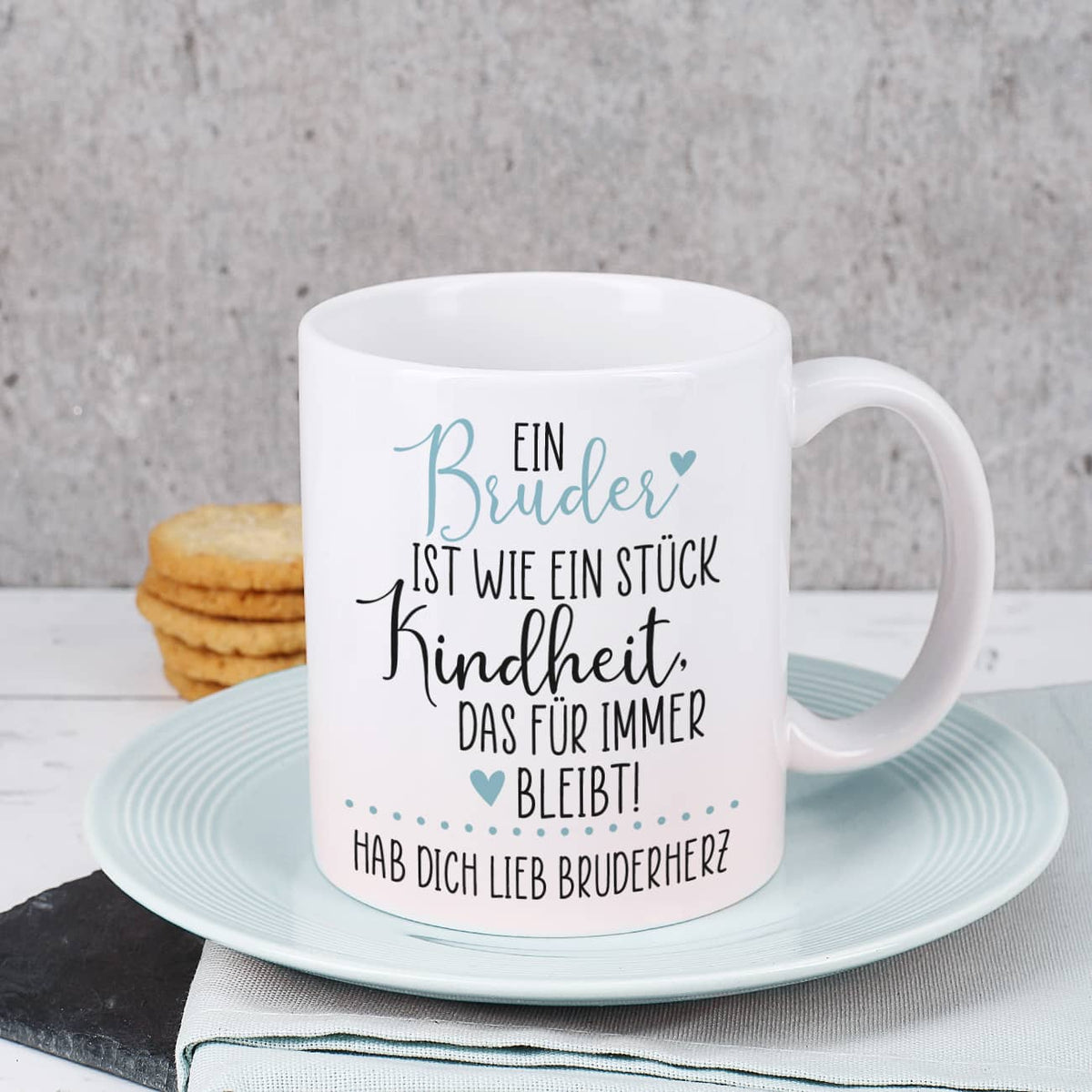 Keramiktasse mit Spruch "Ein Bruder ist wie ein Stück Kindheit"