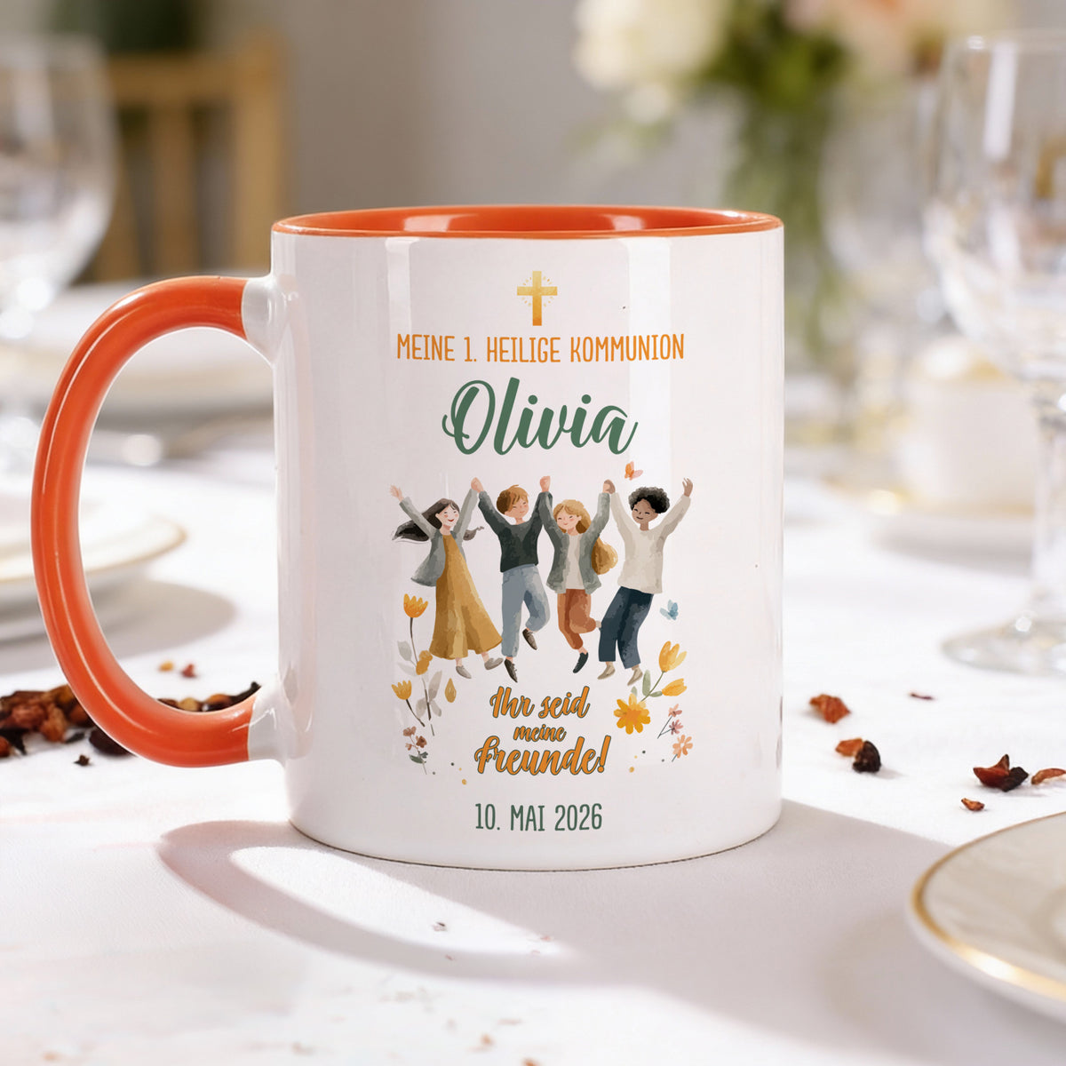 Tasse zur Kommunion mit Wunschname und Datum als Geschenkidee, weiß mit farbigem Rand