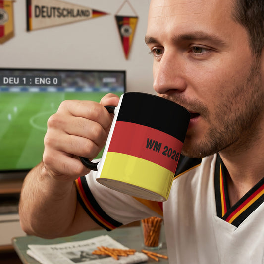 WM Fußball Tasse mit Deutschlandflagge und Wunschtext