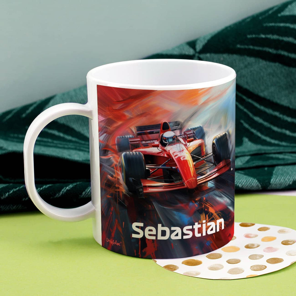Kunststofftasse mit Rennwagen und Wunschname bedruckt
