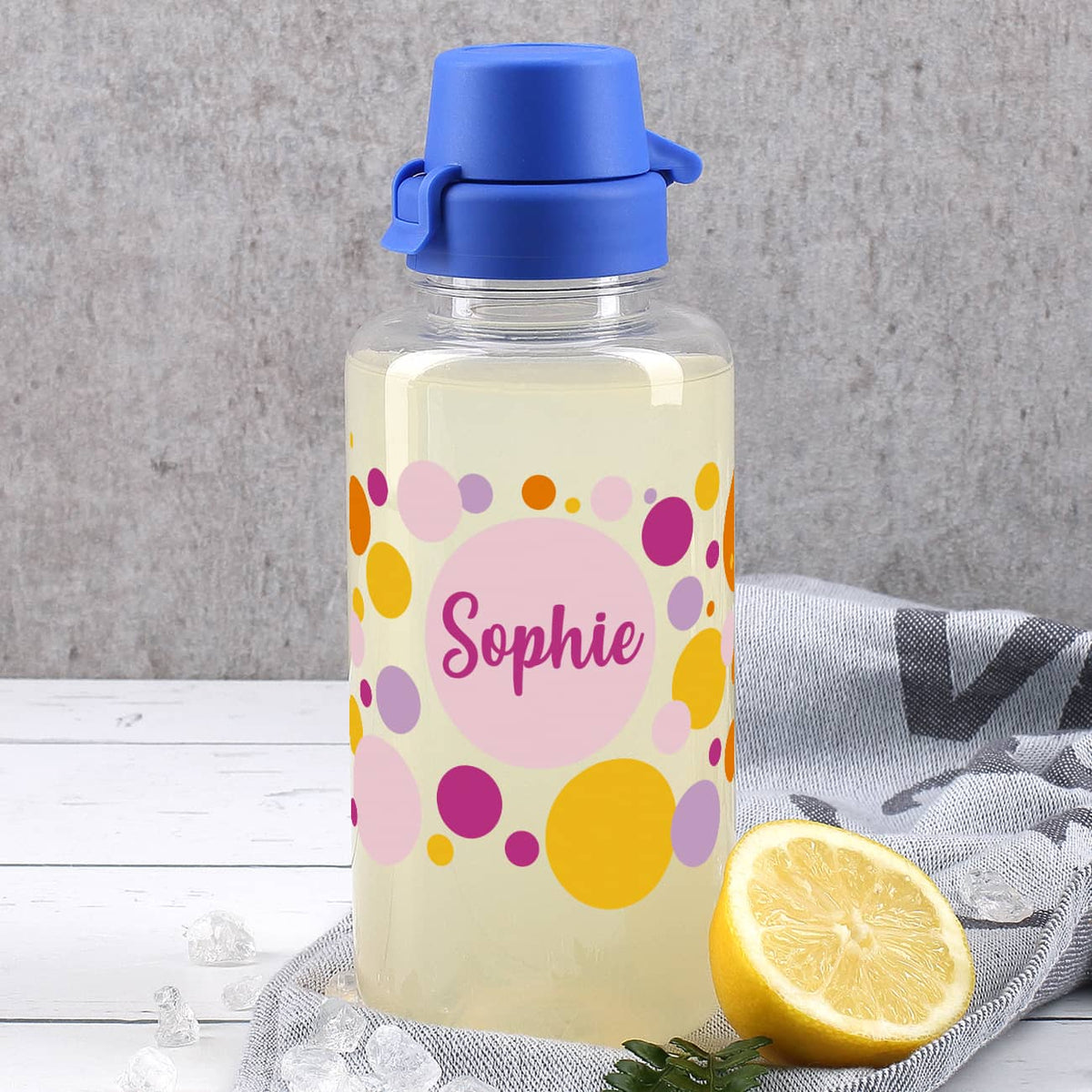 Gepunktete Trinkflasche mit Name für Mädchen 700ml