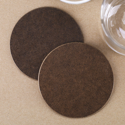 Rückseite runder MDF Untersetzer in Braun als Detailansicht des Grundmaterials