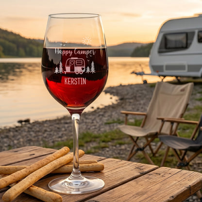 Personalisiertes Weinglas für Camping Urlaub mit Caravan Motiv und Wunschtext Kerstin am See