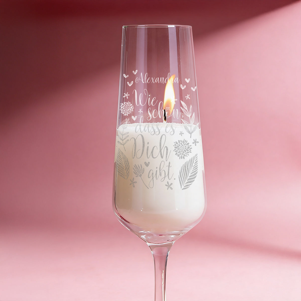 Duftkerze im Glas mit Namensgravur "Wie schön, dass es dich gibt"
